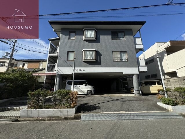 ラ・ミレーネの物件外観写真