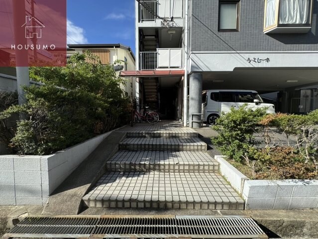 ラ・ミレーネの物件外観写真