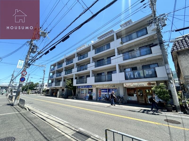 アイプラザの物件外観写真