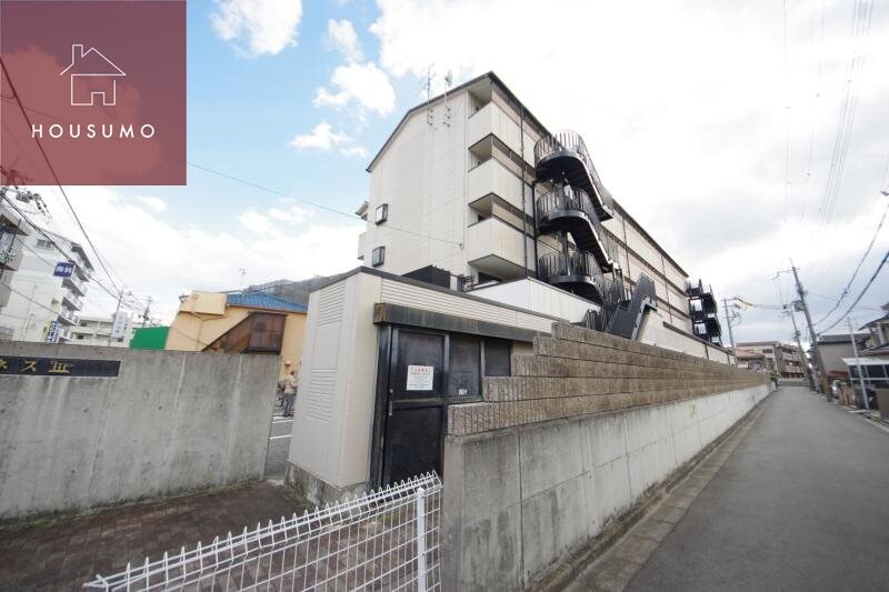 吉鴻ハイネスⅢの物件外観写真