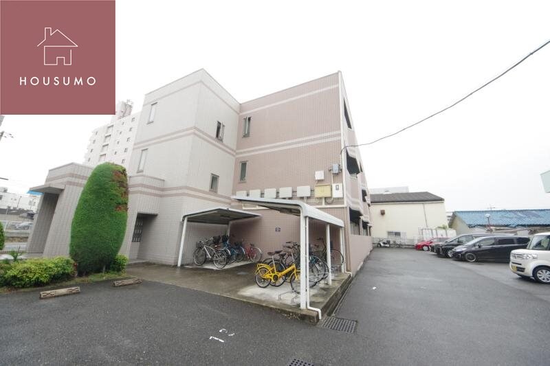 パインクレストの物件外観写真