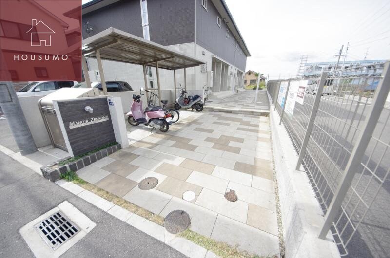 マノワール善根寺の物件外観写真