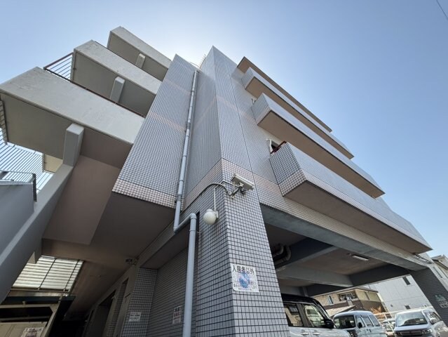 パシフィックマンションの物件外観写真