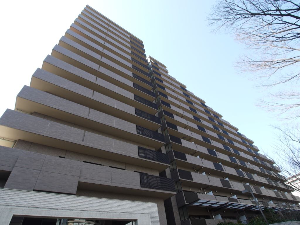 フォルム千里中央の物件外観写真