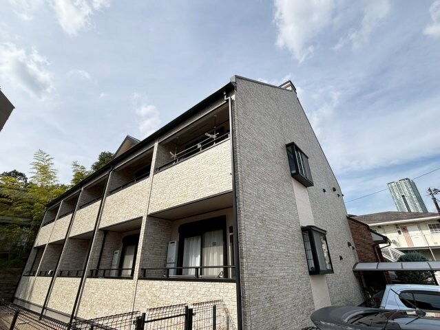 プレベール千里中央の物件外観写真