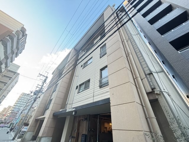 ミラクルセブン江坂の物件外観写真