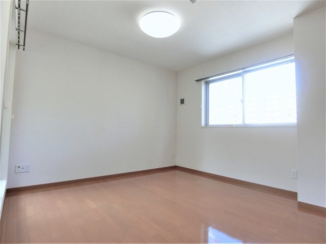 ミラクルセブン江坂の物件内観写真