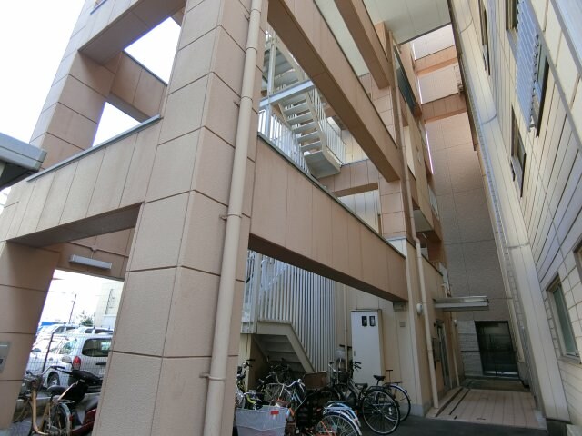 ミラクルセブン江坂の物件内観写真