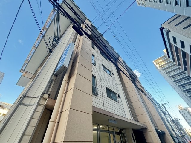 ミラクルセブン江坂の物件外観写真