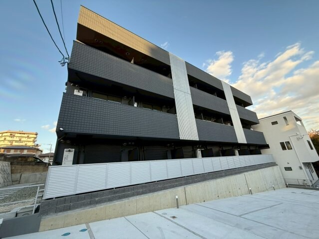 プルメリア阪大前の物件外観写真