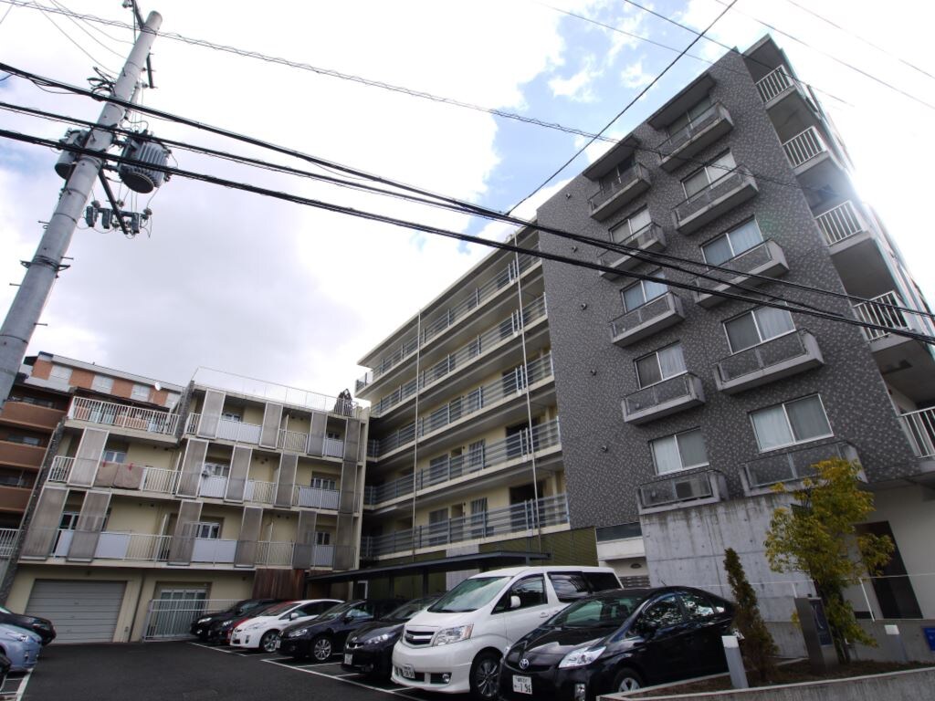 クレセント千里中央の物件外観写真