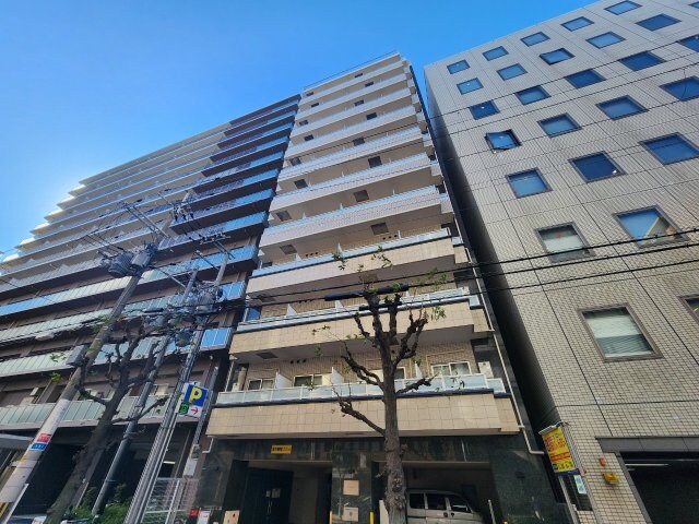 オリエンタル江坂の物件外観写真