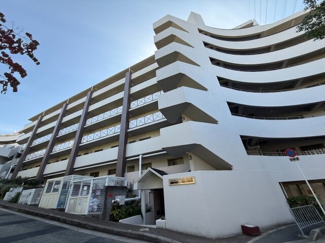 アーバンパーク緑地公園の物件外観写真