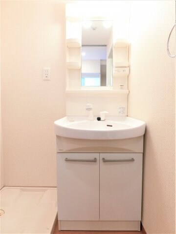 ミラクルセブン江坂の物件内観写真