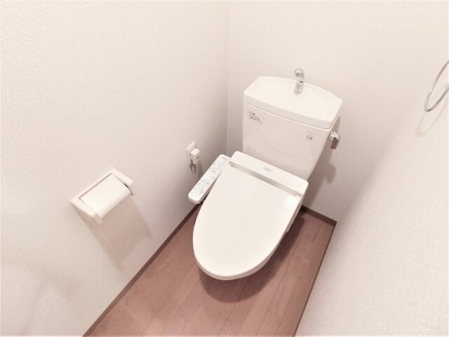 ミラクルセブン江坂の物件内観写真