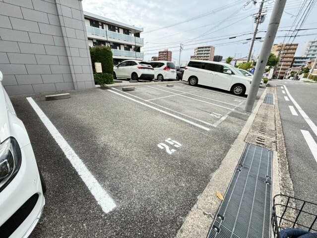 パークハイツアイリス1号館の物件外観写真