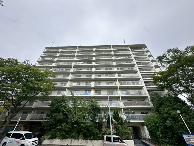 アパルトマン北千里の物件外観写真