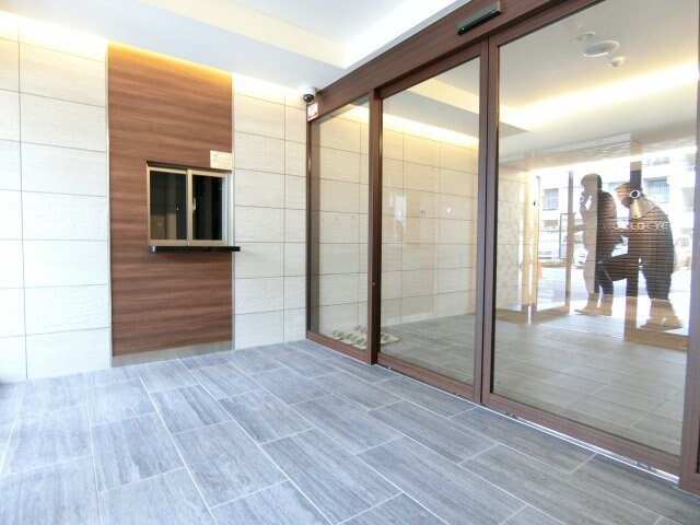 ワールドアイ江坂アルバの物件外観写真