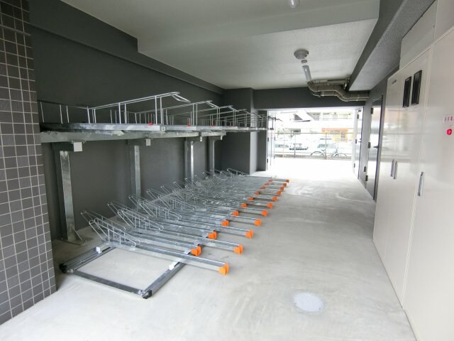 ワールドアイ江坂アルバの物件外観写真