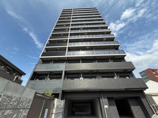 プレサンス東三国エンブレイスの物件外観写真