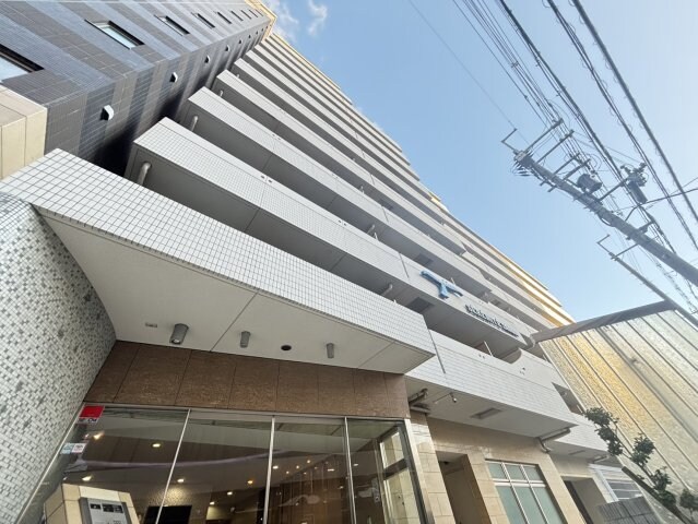 SERENiTE江坂四番館の物件外観写真