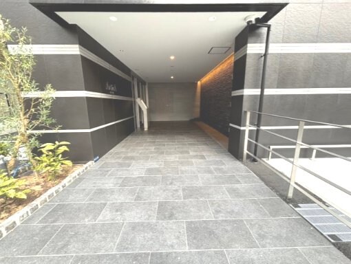 アルティザ江坂の物件外観写真