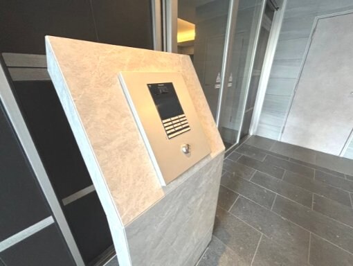 アルティザ江坂の物件外観写真