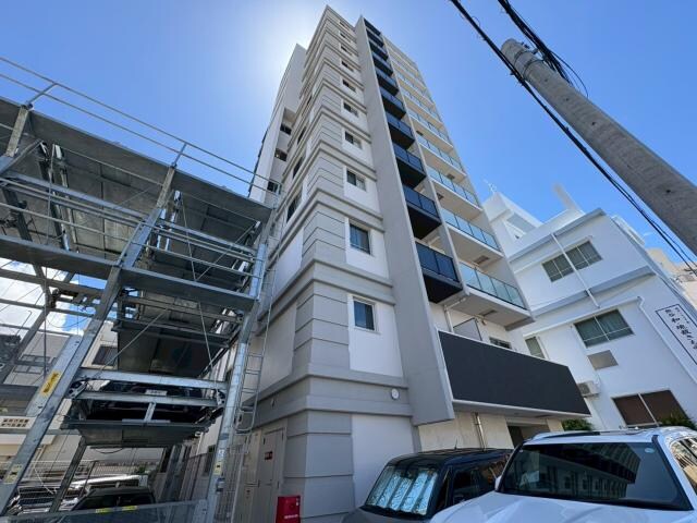 サンレジデンス泊の物件外観写真