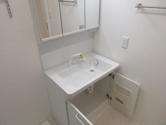 京王よみうりランド駅 バス6分  千代ヶ丘九丁目下車：停歩4分 1階の物件内観写真