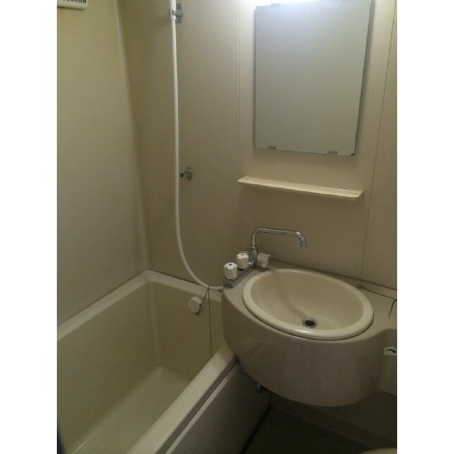 狛江駅 バス10分  狛江営業所下車：停歩3分 1階の物件内観写真