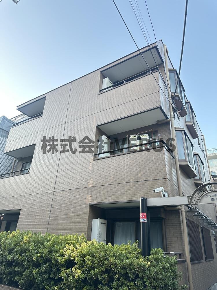 グランドゥール新宿の物件外観写真