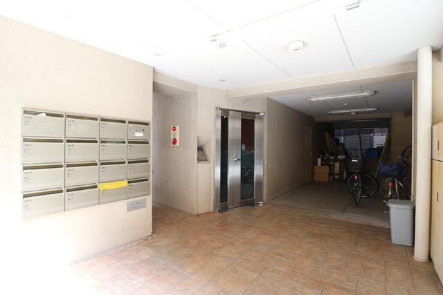 新御徒町駅 徒歩1分 2階の物件外観写真