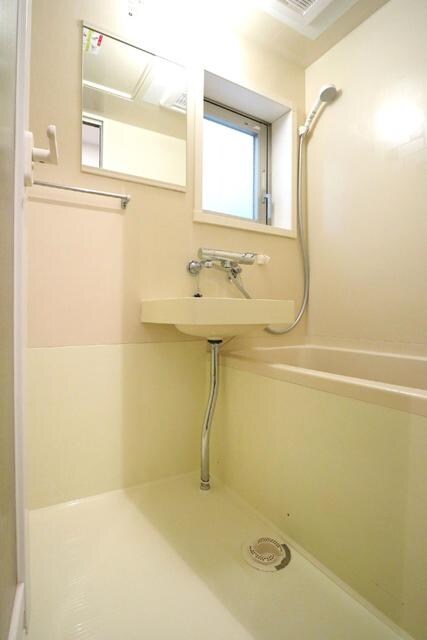 新御徒町駅 徒歩1分 2階の物件内観写真