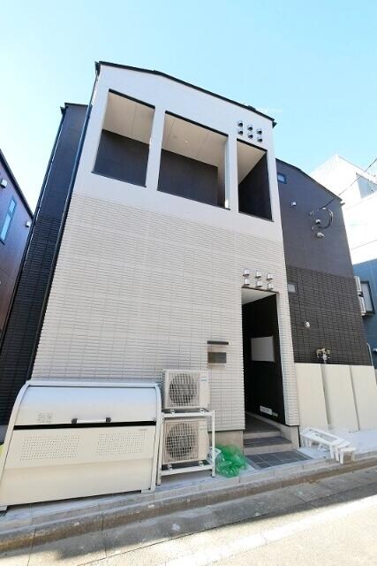 綾瀬駅 徒歩8分の物件外観写真