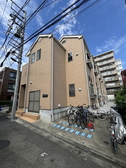 本蓮沼駅 徒歩3分の物件外観写真