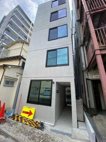 赤土小学校前駅 徒歩1分の物件外観写真