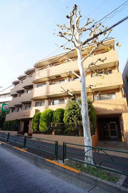 東京都新宿区西落合３丁目の物件外観写真