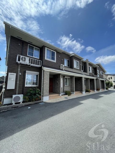 エストレーラの物件外観写真