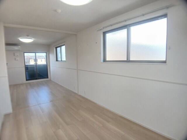 スペチアーレ　クアットロの物件内観写真