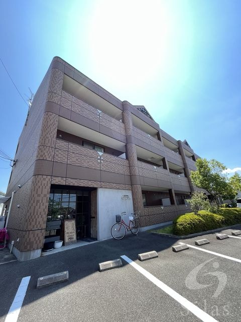 カステル　ヴェッチオの物件外観写真