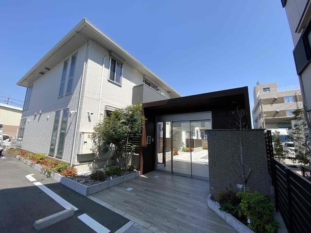 ラリュールの物件外観写真