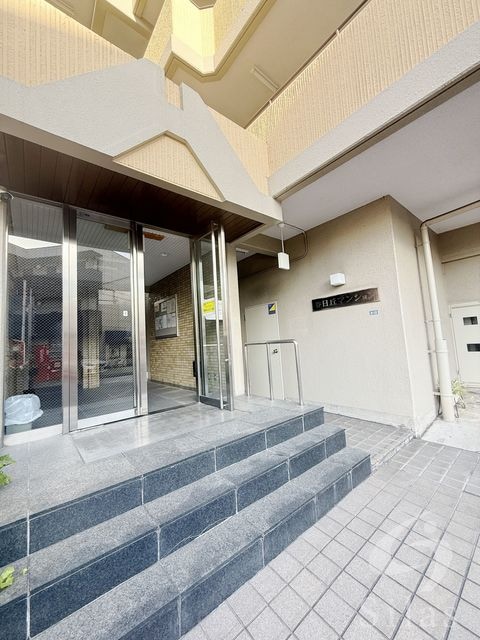 春日丘マンションの物件外観写真