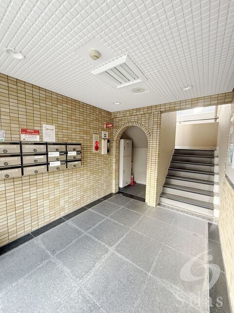 春日丘マンションの物件外観写真