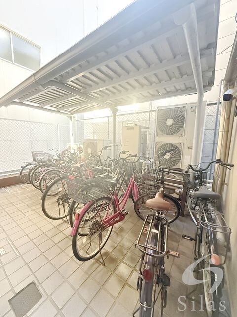 春日丘マンションの物件外観写真