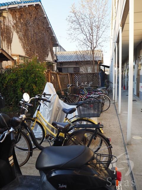 レオパレスコスモスの物件外観写真