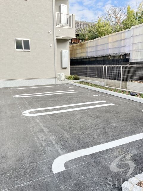 パルテール八尾の物件外観写真