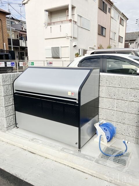 パルテール八尾の物件外観写真