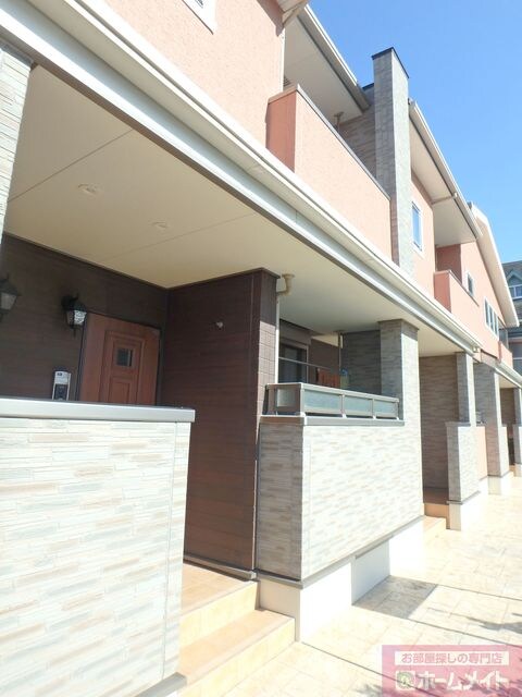 カーサ　エレガンツァの物件外観写真