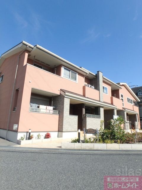 カーサ　エレガンツァの物件外観写真