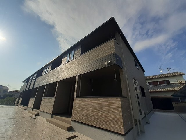 スペチアーレ　ウーノの物件外観写真